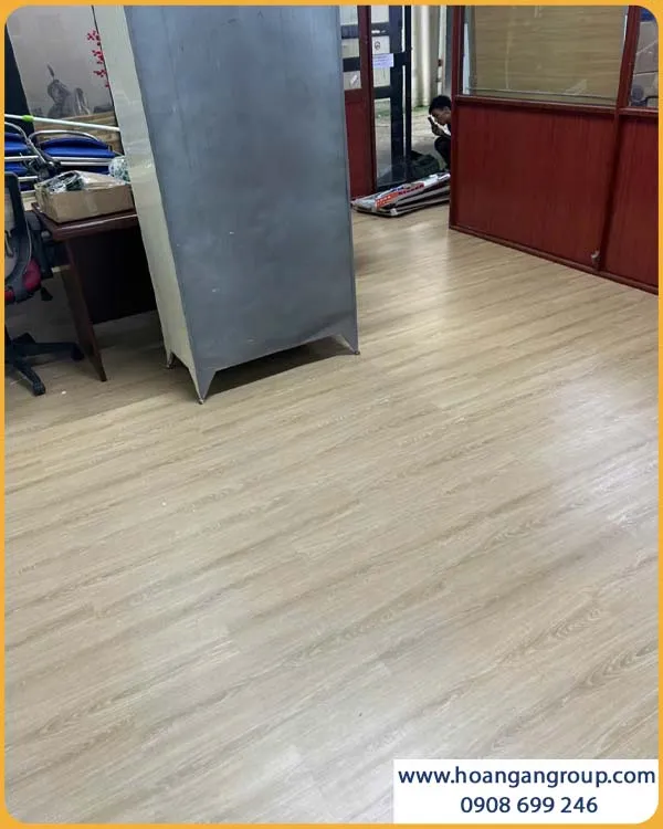 Tấm Sàn Nhựa Vinyl Có Keo Sẵn THFLoor T005 Dày 1.8mm