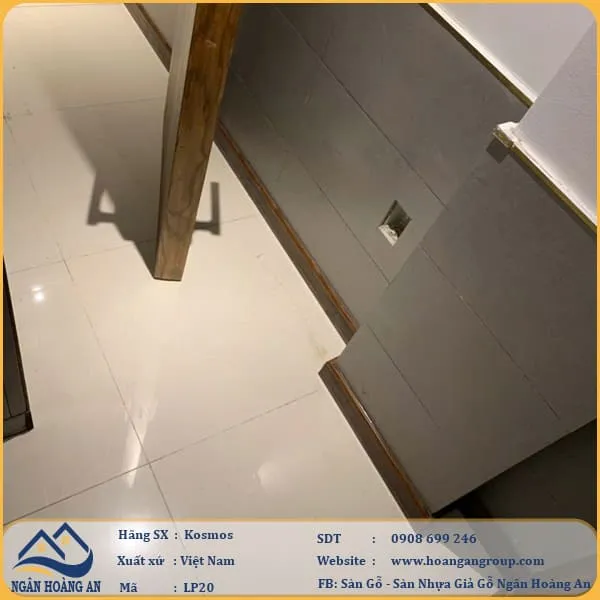 Len Chân Tường Nhựa Giả Gỗ LP20 Cao 79mm