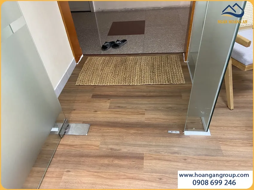 Sàn Nhựa Giả Gỗ Dán Keo Vinyl Floor LT1012