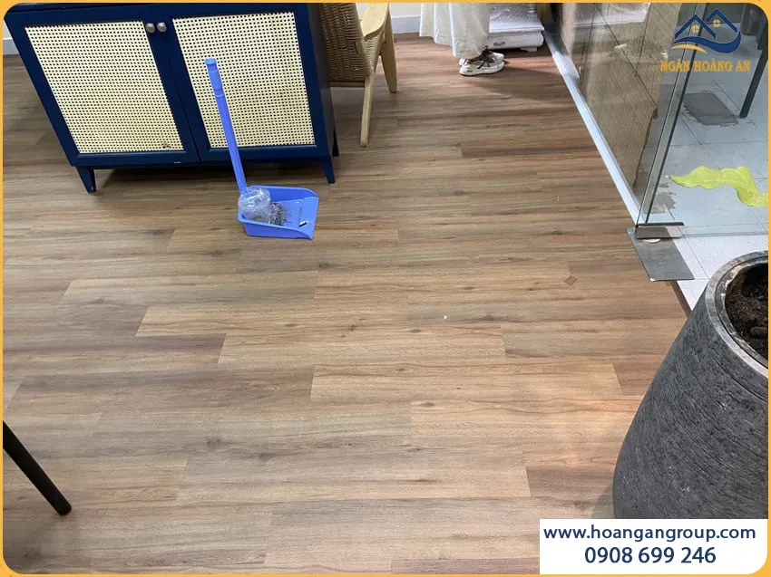 Sàn Nhựa Giả Gỗ Dán Keo Vinyl Floor LT1012