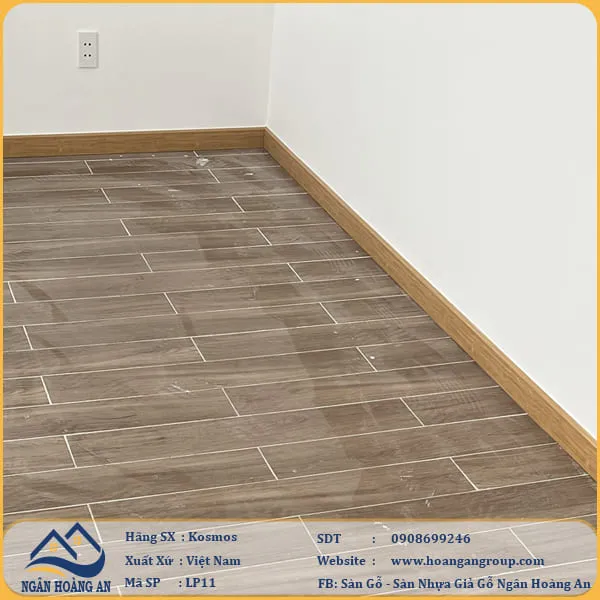 Len Chân Tường Nhựa Giả Gỗ Kosmos LP11