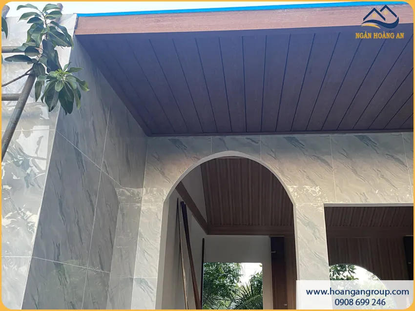 Ốp Tường Gỗ Nhựa Ngoài Trời Kosmos OP148X3M Copper Brown Dài 3m