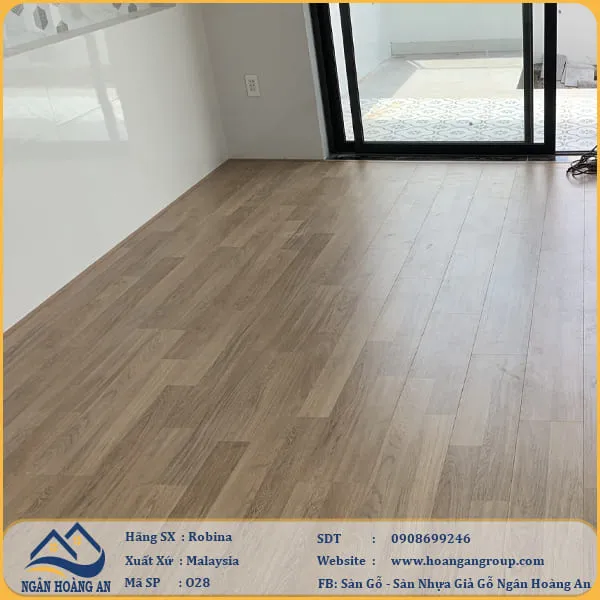 Sàn Gỗ Công Nghiệp Robina O28 12mm Bản Lớn