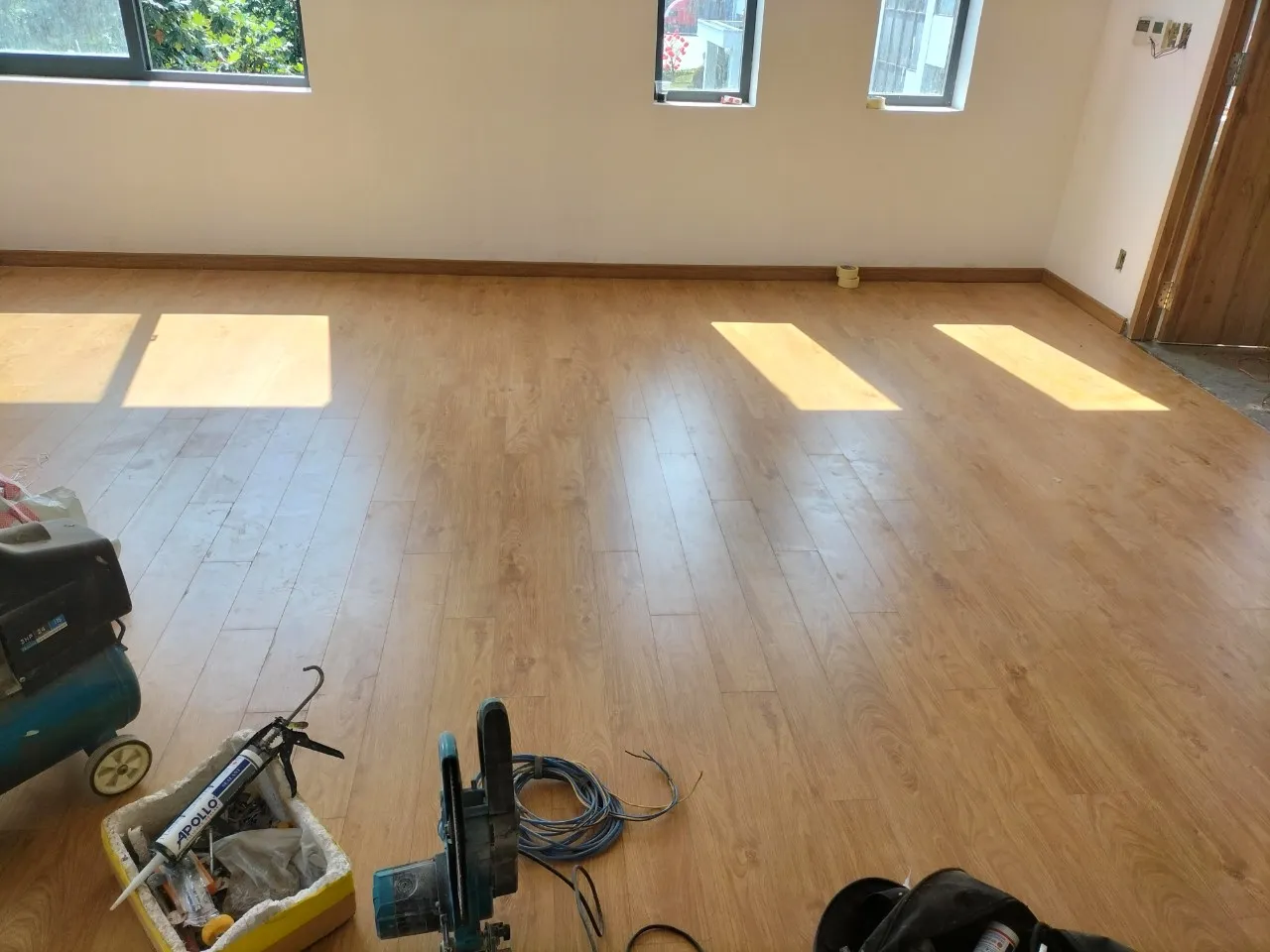 Sàn Gỗ Công Nghiệp KosMos Dày 12mm KB1882