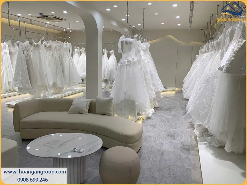 Chủ Tiệm Áo Cưới Đã TIn Tưởng Lựa Chọn Sàn Dán Keo Giả Bê Tông THFLoor Chủ Tiệm Áo Cưới Đã TIn Tưởng Lựa Chọn Sàn Dán Keo Giả Bê Tông THFLoor