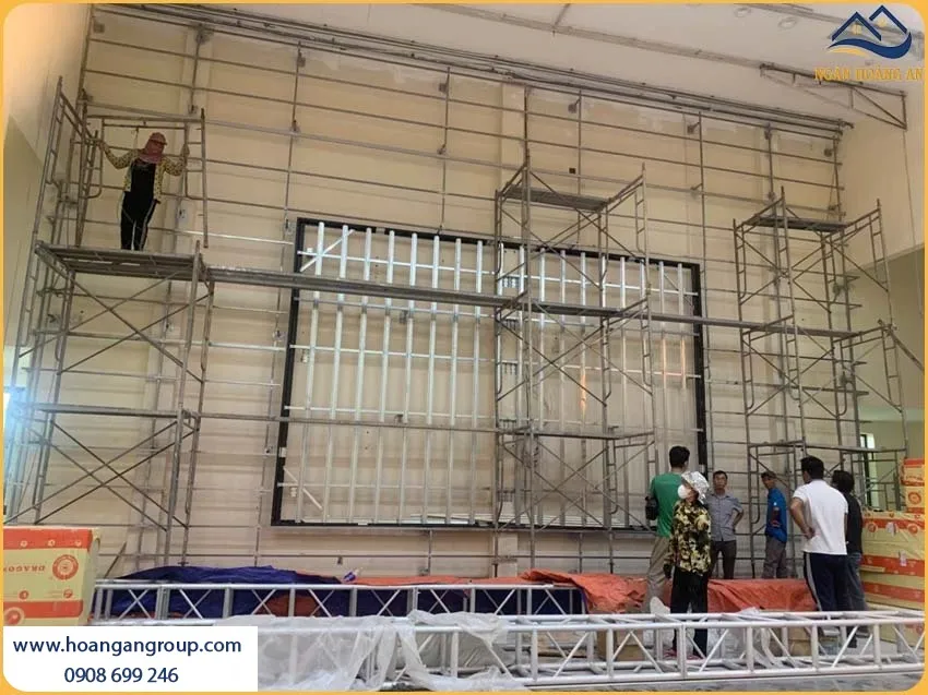 Công Trình Thực Tế Của Sàn Nhựa Kosmos Và Lam Sóng Giả Gỗ