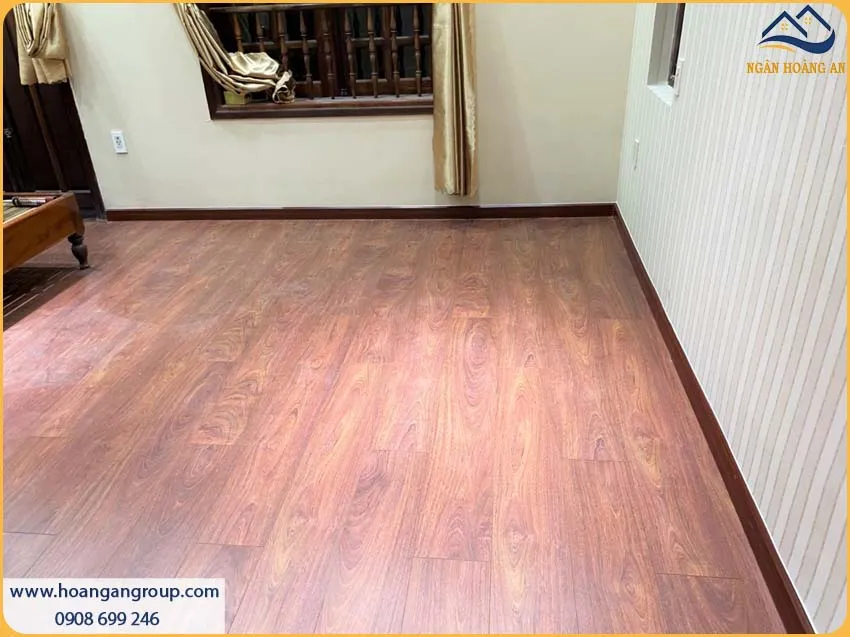 Thi Công Sàn Gỗ Công Nghiệp Binyl BN8459 Tạo Nên Sự Sang Trọng