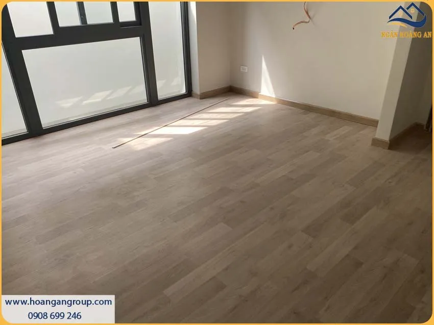 Thi Công Sàn Gỗ Công Nghiệp Binyl TLK071 Tạo Nên Sự Sang Trọng