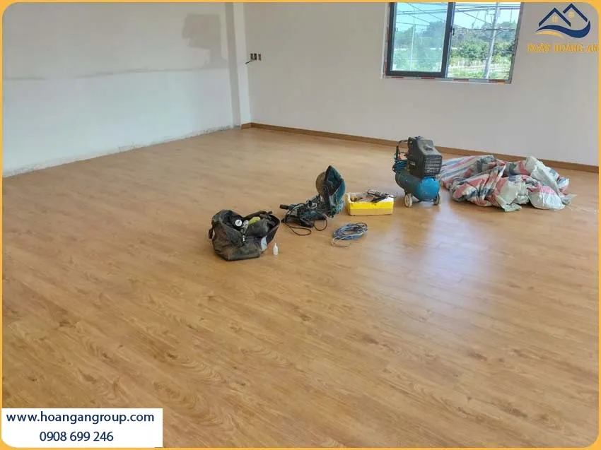 Lắp Đặt Sàn Gỗ Công Nghiệp Cho Nhà Ở Điểm Nhấn Cho Không Gian