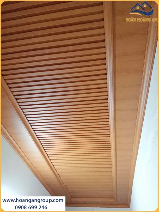 Thi Công Ốp Trần Lam Sóng Nhựa Giả Gỗ Tạo Nên Sự Sang Trọng