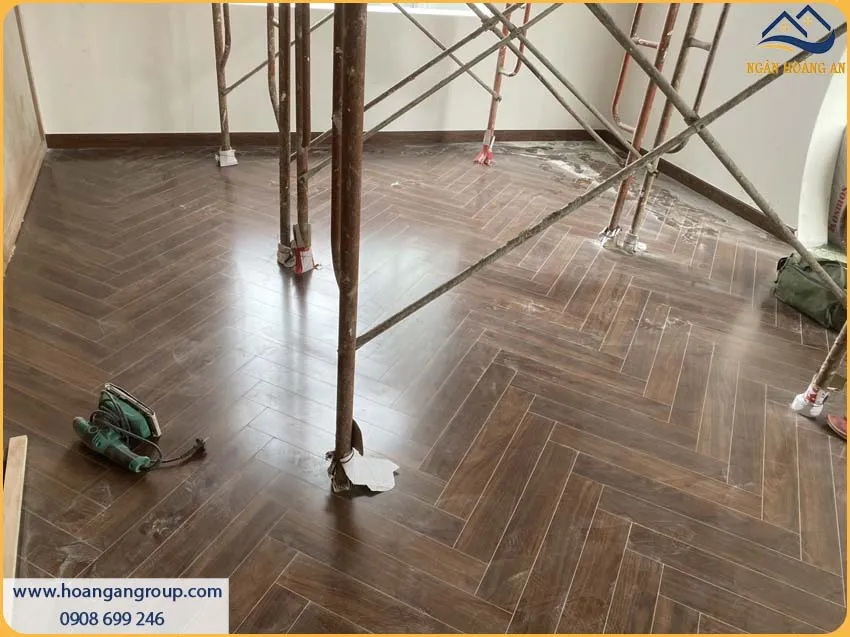 Sàn Gỗ Xương Cá Kosmos Được Lắp Đặt Thời Thượng Cho Phòng Khách Sàn Gỗ Xương Cá Kosmos Được Lắp Đặt Thời Thượng Cho Phòng Khách