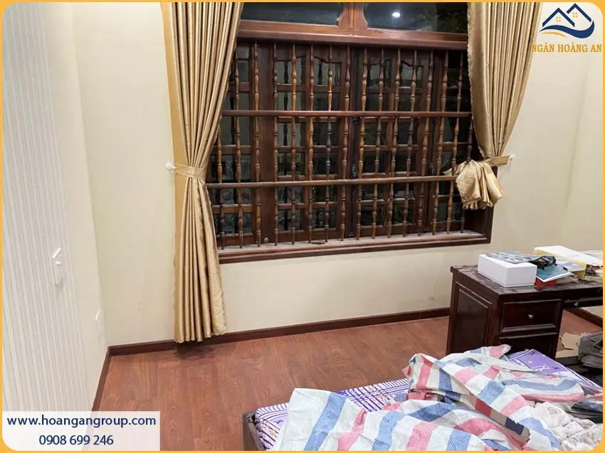 Lắp Đặt Sàn Gỗ Công Nghiệp Binyl Thi Công Nhanh, Có Độ Bền Cao