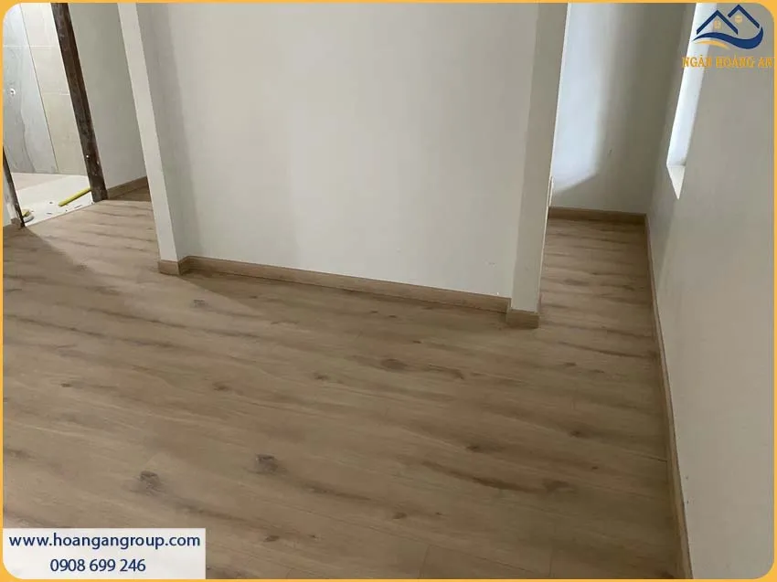 Thi Công Sàn Gỗ Công Nghiệp Tạo Cảm Giác Ấm Áp Cho Căn Hộ