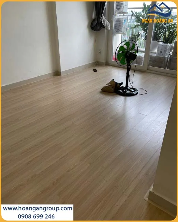 Thi Công Sàn Gỗ Công Nghiệp Wilson Chắc Chắn Cho Không Gian