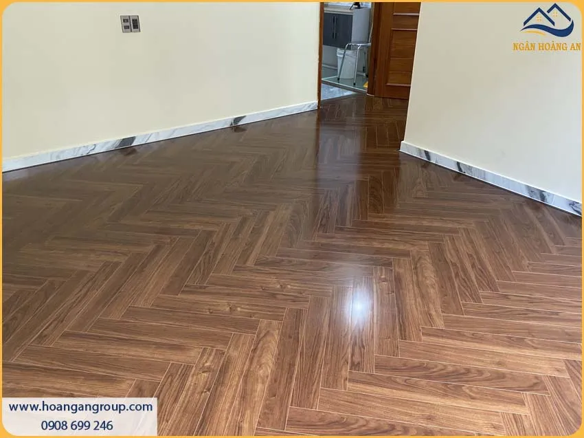 Sàn Nhà Được Lắp Đặt Bởi Sàn Gỗ Xương Cá Độc Đáo Sàn Nhà Được Lắp Đặt Bởi Sàn Gỗ Xương Cá Độc Đáo