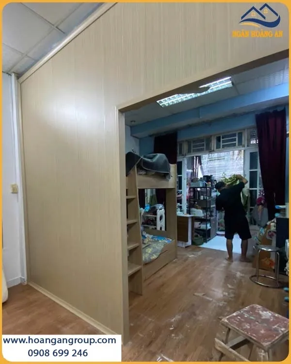Phòng Khách Được Thi Công Vách Ngăn Galawood Đẹp Và Sang Trọng
