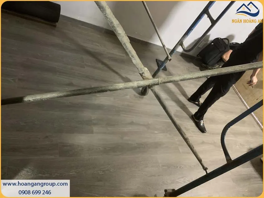 Sàn Gỗ Công Nghiệp Kosmos Có Khả Năng Chống Trơn Trượt, Chống Ẩm Mốc Sàn Gỗ Công Nghiệp Kosmos Có Khả Năng Chống Trơn Trượt, Chống Ẩm Mốc