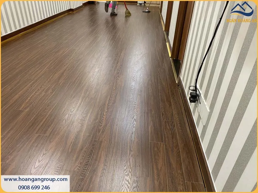 Sàn Gỗ Công Nghiệp Morser Vân Gỗ Sắc Nét Sang Trọng Cho Nhà Ở