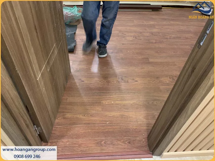 Sàn Gỗ Công Nghiệp Binyl Vân Gỗ Sắc Nét Sang Trọng Cho Nhà Ở