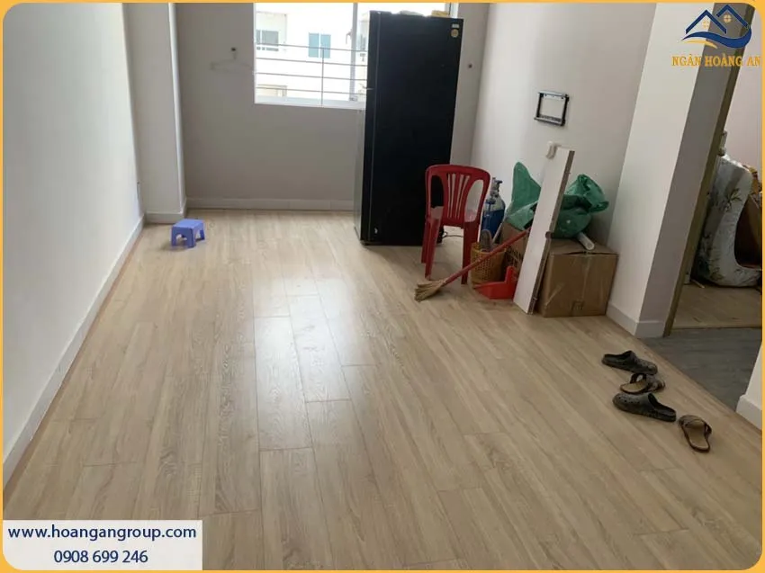 Thi Công Sàn Gỗ Công Nghiệp Tạo Cảm Giác Ấm Áp Cho Căn Hộ