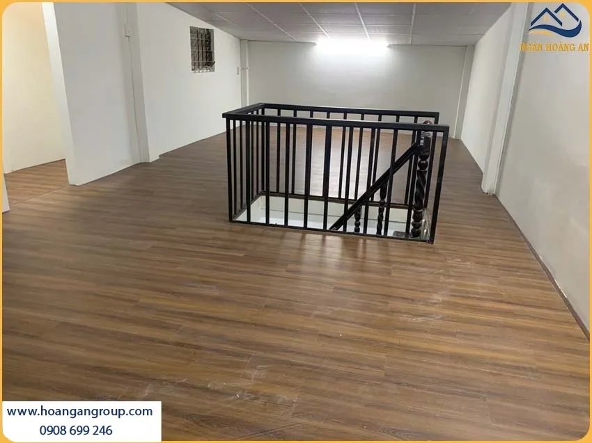 Khách Hàng Hài Lòng Tuyệt Đối Sau Khi Thi Công Sàn Nhựa Hèm Khóa Giả Gỗ Khách Hàng Hài Lòng Tuyệt Đối Sau Khi Thi Công Sàn Nhựa Hèm Khóa Giả Gỗ