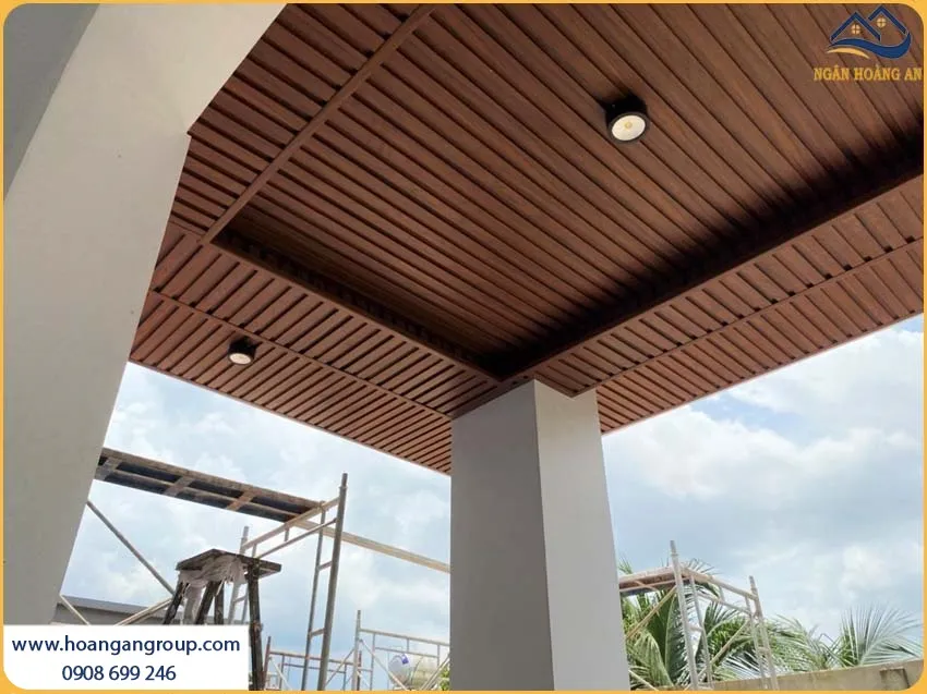 Khách Hàng Tại TPHCM Tin Dùng Lam Sóng Nhựa Giả Gỗ Cho Ốp Trần Khách Hàng Tại TPHCM Tin Dùng Lam Sóng Nhựa Giả Gỗ Cho Ốp Trần
