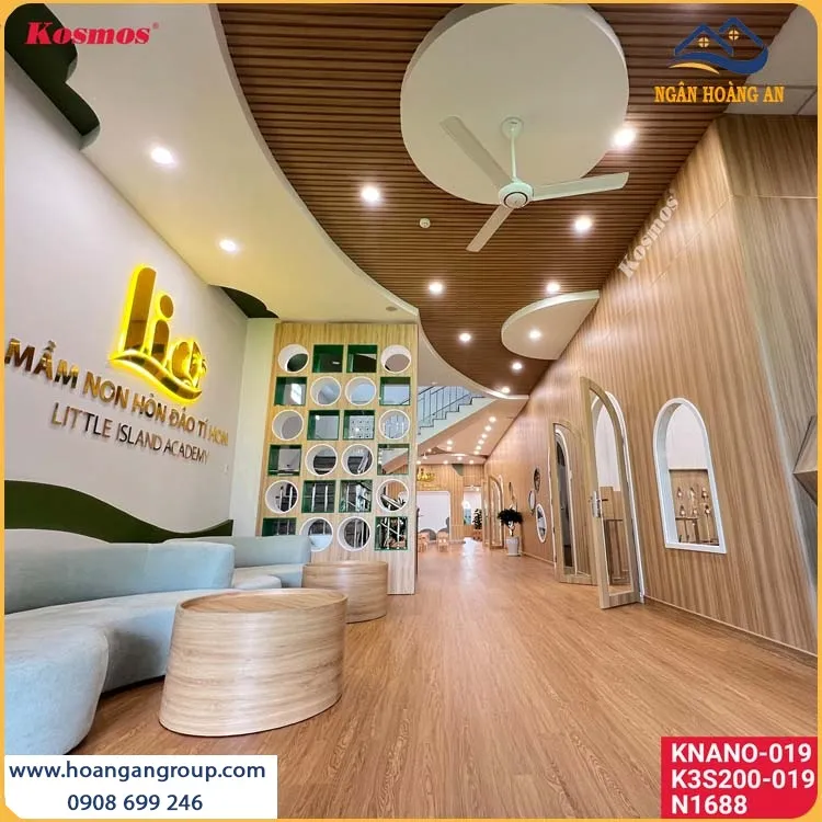 Trần Nhà Trường Mầm Non Được Thi Công Bởi Lam Sóng Nhựa Giả Gỗ Trần Nhà Trường Mầm Non Được Thi Công Bởi Lam Sóng Nhựa Giả Gỗ