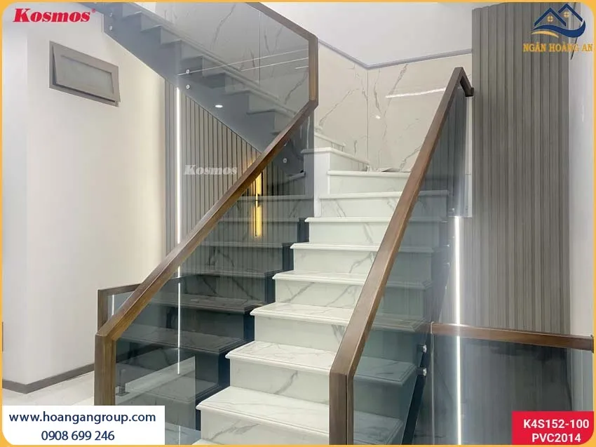Thi Công Ốp Tường Cầu Thang PVC Giả Đá Tạo Nên Sự Sang Trọng