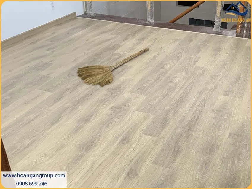 Khách Hàng Rất Tin Dùng Sàn Gỗ Công Nghiệp Binyl Cốt Trắng 12mm Khách Hàng Rất Tin Dùng Sàn Gỗ Công Nghiệp Binyl Cốt Trắng 12mm