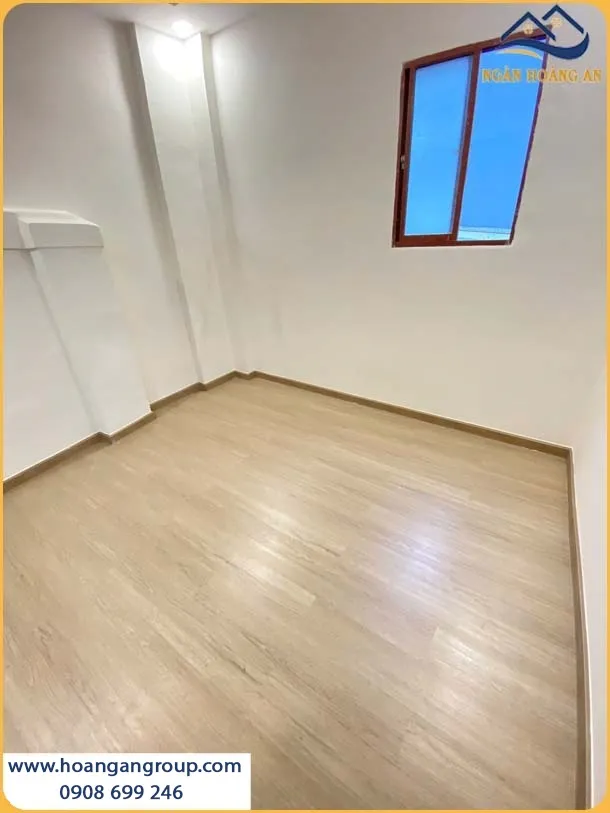 Thi Công Sàn Nhựa Dán Keo Vân Gỗ Thêm Đẳng Cấp
