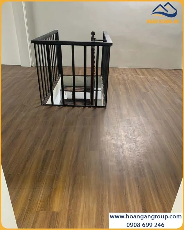 Sàn Nhựa Hèm Khóa THFLoor HS8017 Chống Trầy Xước Tốt Sàn Nhựa Hèm Khóa THFLoor HS8017 Chống Trầy Xước Tốt