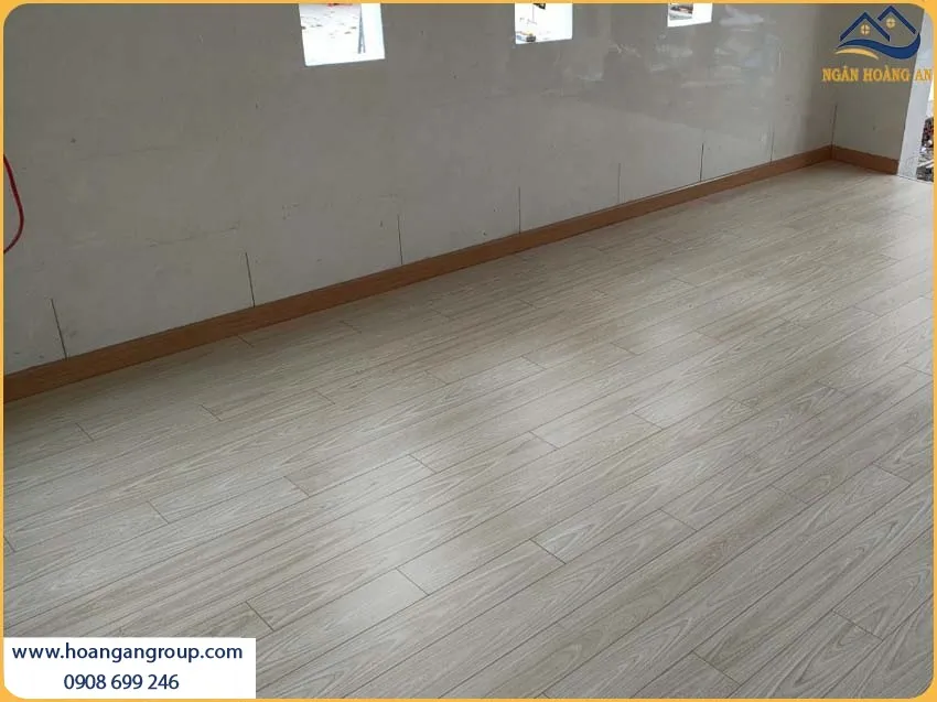 Sàn Gỗ Công Nghiệp Kosmos Có Khả Năng Chống Trơn Trượt, Chống Ẩm Móc