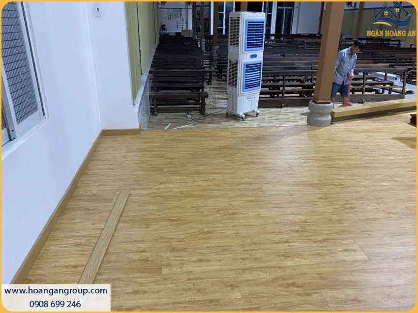 Sàn Nhà Thờ Được Lắp Đặt Bởi Sàn Gỗ Công Nghiệp Độc Đáo Sàn Nhà Thờ Được Lắp Đặt Bởi Sàn Gỗ Công Nghiệp Độc Đáo