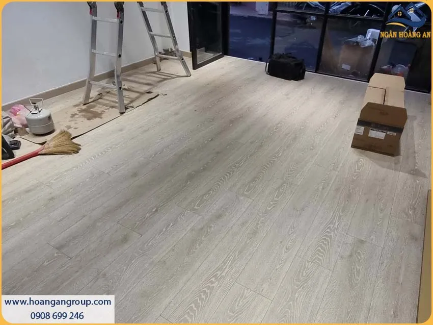 Khách Hàng Tại Xã Nhuận Đức Rất Tin Dùng Sàn Gỗ Kosmos Cốt Xanh