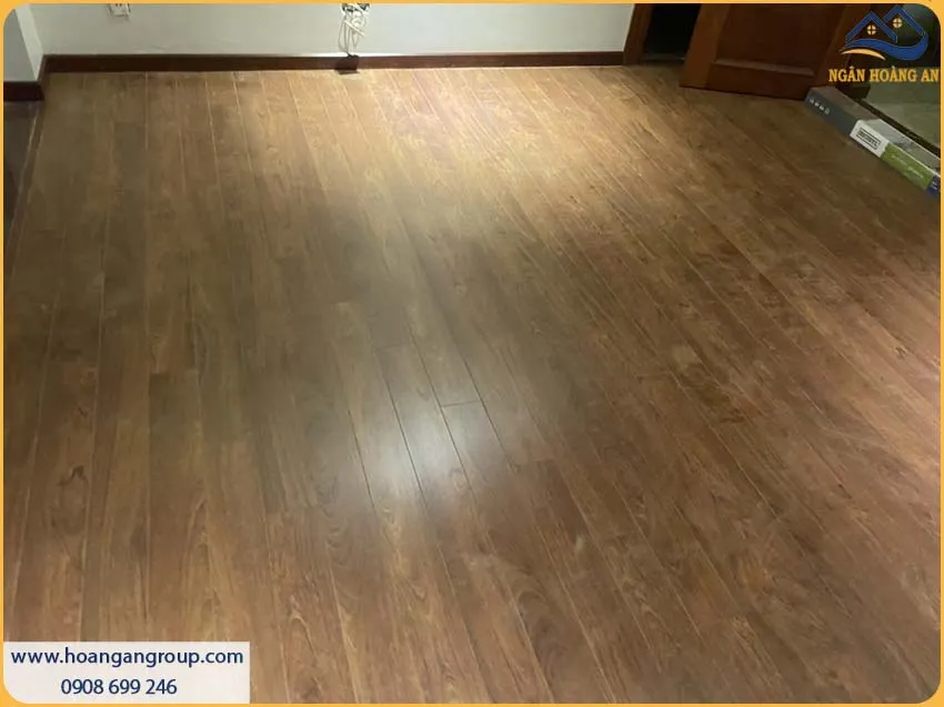Thi Công Sàn Gỗ Công Nghiệp Đức Tạo Cảm Giác Ấm Áp Cho Căn Hộ