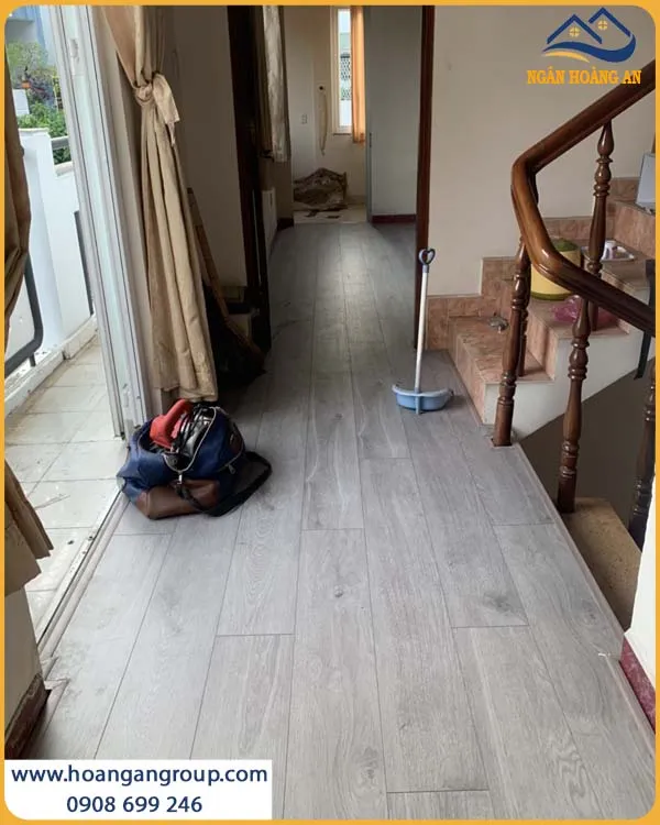 Khách Hàng Rất Tin Dùng Sàn Gỗ Công Nghiệp Binyl Cốt Đen 12mm Khách Hàng Rất Tin Dùng Sàn Gỗ Công Nghiệp Binyl Cốt Đen 12mm