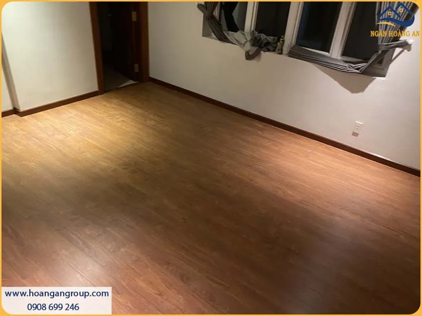 Thi Công Sàn Gỗ Công Nghiệp Binyl BN8459 Tạo Nên Sự Sang Trọng