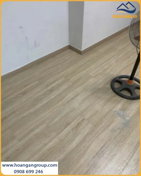 Sàn Gỗ Công Nghiệp Kosmos Có Khả Năng Chống Trơn Trượt, Chống Ẩm Móc Sàn Gỗ Công Nghiệp Kosmos Có Khả Năng Chống Trơn Trượt, Chống Ẩm Móc