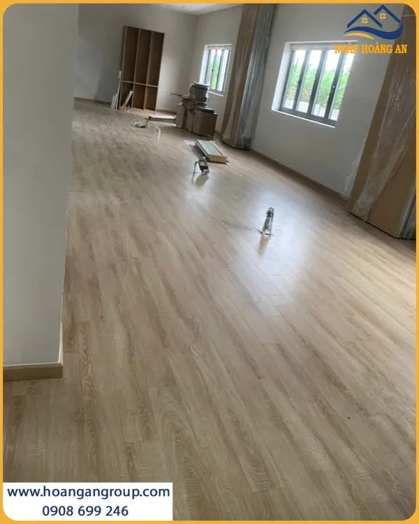 Thi Công Sàn Gỗ Công Nghiệp Morser Thân Thiện Với Người Dùng