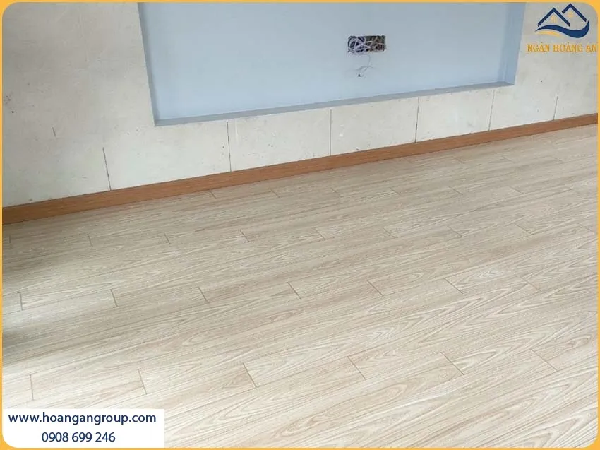 Khách Hàng Hài Lòng Tuyệt Đối Sau Khi Thi Công Sàn Gỗ Công Nghiệp