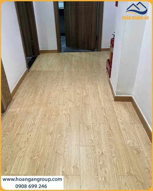 Sàn Nhà Được Lắp Đặt Bởi Sàn Gỗ Công Nghiệp Độc Đáo Sàn Nhà Được Lắp Đặt Bởi Sàn Gỗ Công Nghiệp Độc Đáo