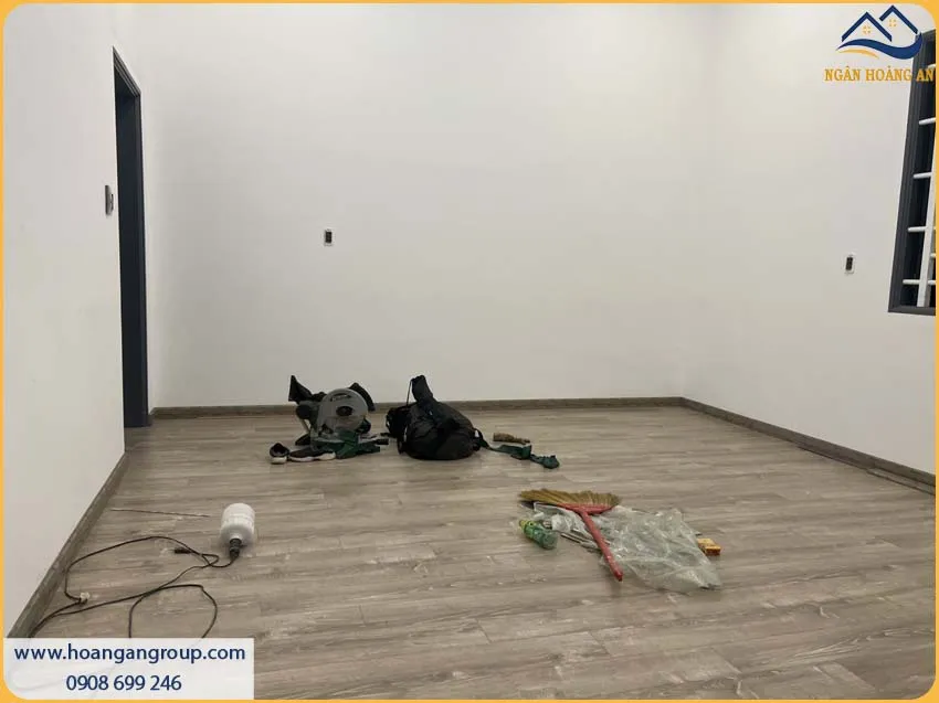 Thi Công Sàn Gỗ Công Nghiệp Morser Thân Thiện Với Người Dùng
