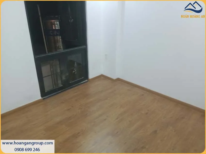 Sàn Nhà Được Lắp Đặt Bởi Sàn Gỗ Công Nghiệp Độc Đáo Sàn Nhà Được Lắp Đặt Bởi Sàn Gỗ Công Nghiệp Độc Đáo