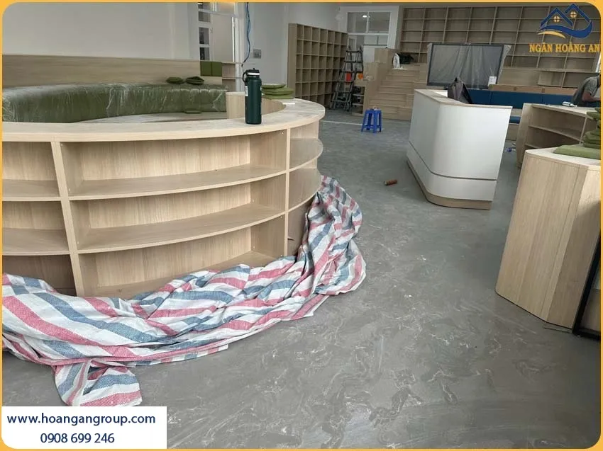 Khách Hàng Tại TPHCM Rất Tin Dùng Sàn Nhựa Dán Keo Giả Bê Tông
