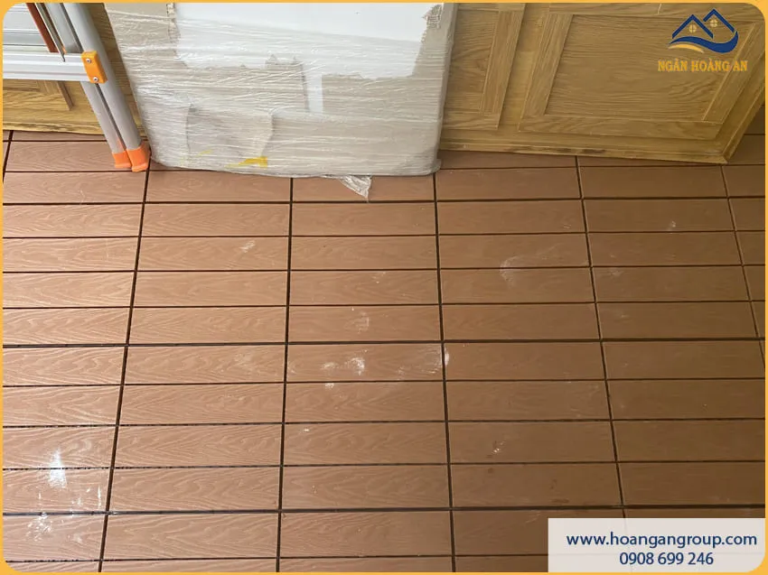 Ban Công Lát Vỉ Gỗ Nhựa Ngoài Trời Kosmos