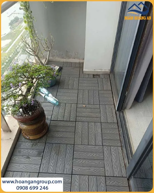 Cách Xếp Vỉ Gỗ Nhựa Hobiwood Theo Mặt Sàn Ban Công