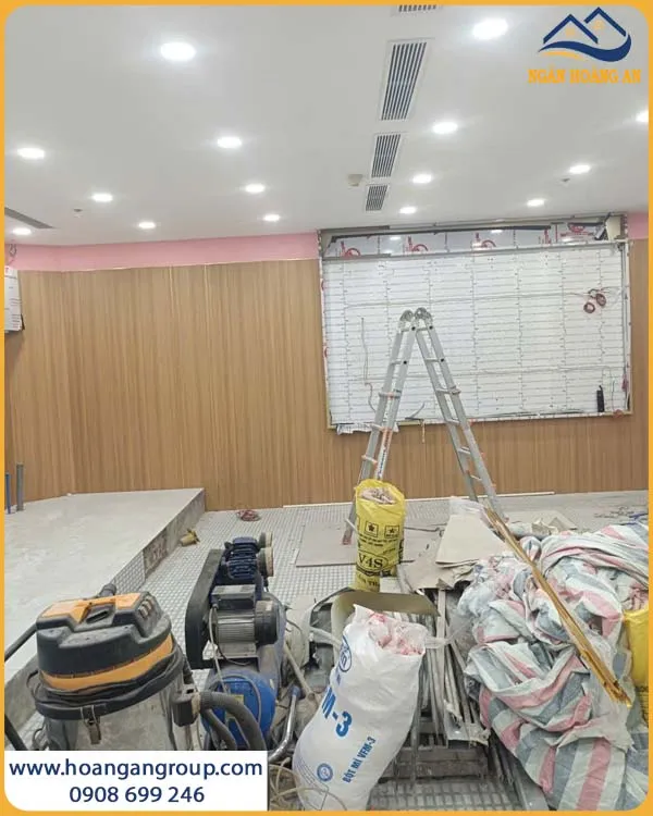 Ốp Tường Than Tre iWood WEiR-1 Cho Công Ty Tại Phường Chợ Lớn
