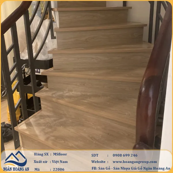 Cải Thiện Cầu Thang Bằng Sàn Nhựa Dán Keo Msfloor Tại Q1 TPHCM Cải Thiện Cầu Thang Bằng Sàn Nhựa Dán Keo Msfloor Tại Q1 TPHCM