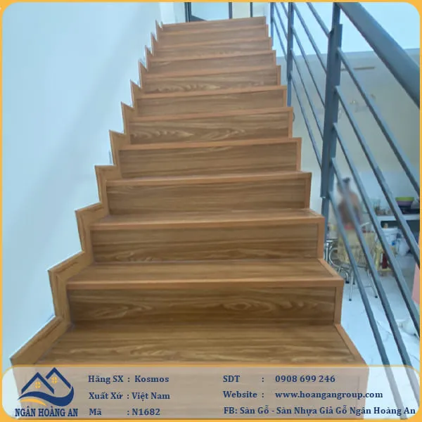 Ốp Cầu Thang Sàn Nhựa Hèm Khóa Kosmos N1682 Tại Quận 2 TPHCM Ốp Cầu Thang Sàn Nhựa Hèm Khóa Kosmos N1682 Tại Quận 2 TPHCM