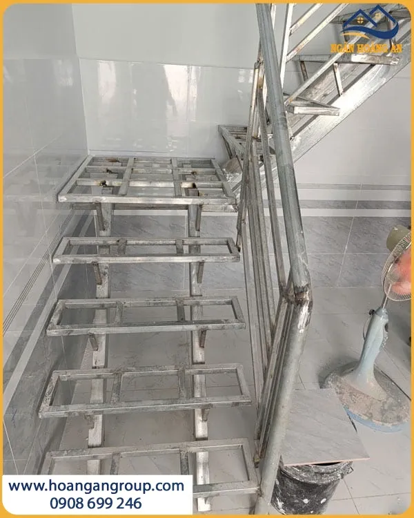 Cầu Thang Trước Khi Thi Công Bậc Cầu Thang Galawood MB-906
